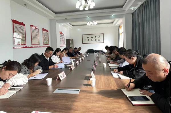 商州区政协城市建设管理委员工作室召开三季度学习暨专题协商会议