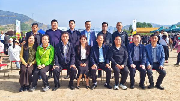 下沉一线察实情 履职献策助振兴 ——商州区政协教科委委员工作室观摩稻虾产业暨推进农文旅融合发展